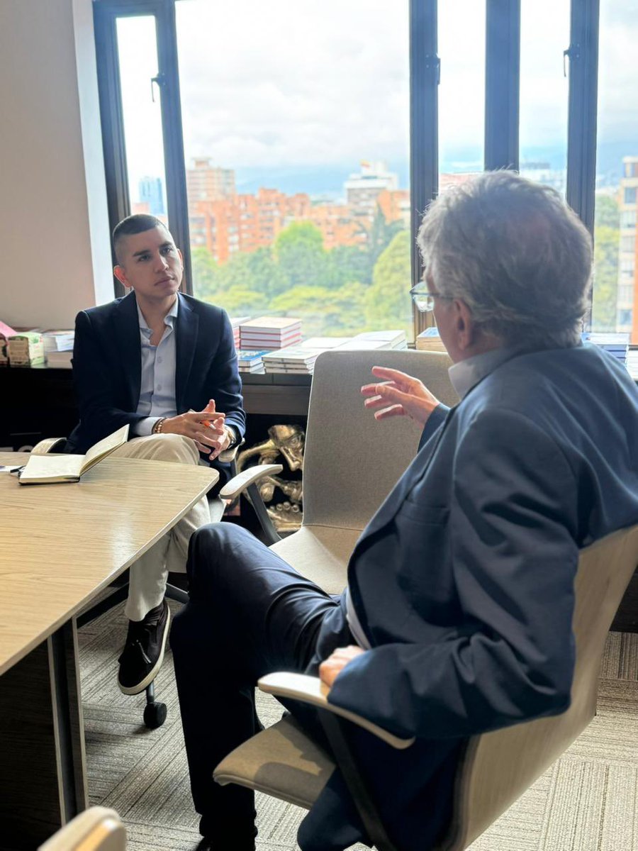 Mauricio Cárdenas S. tweet media