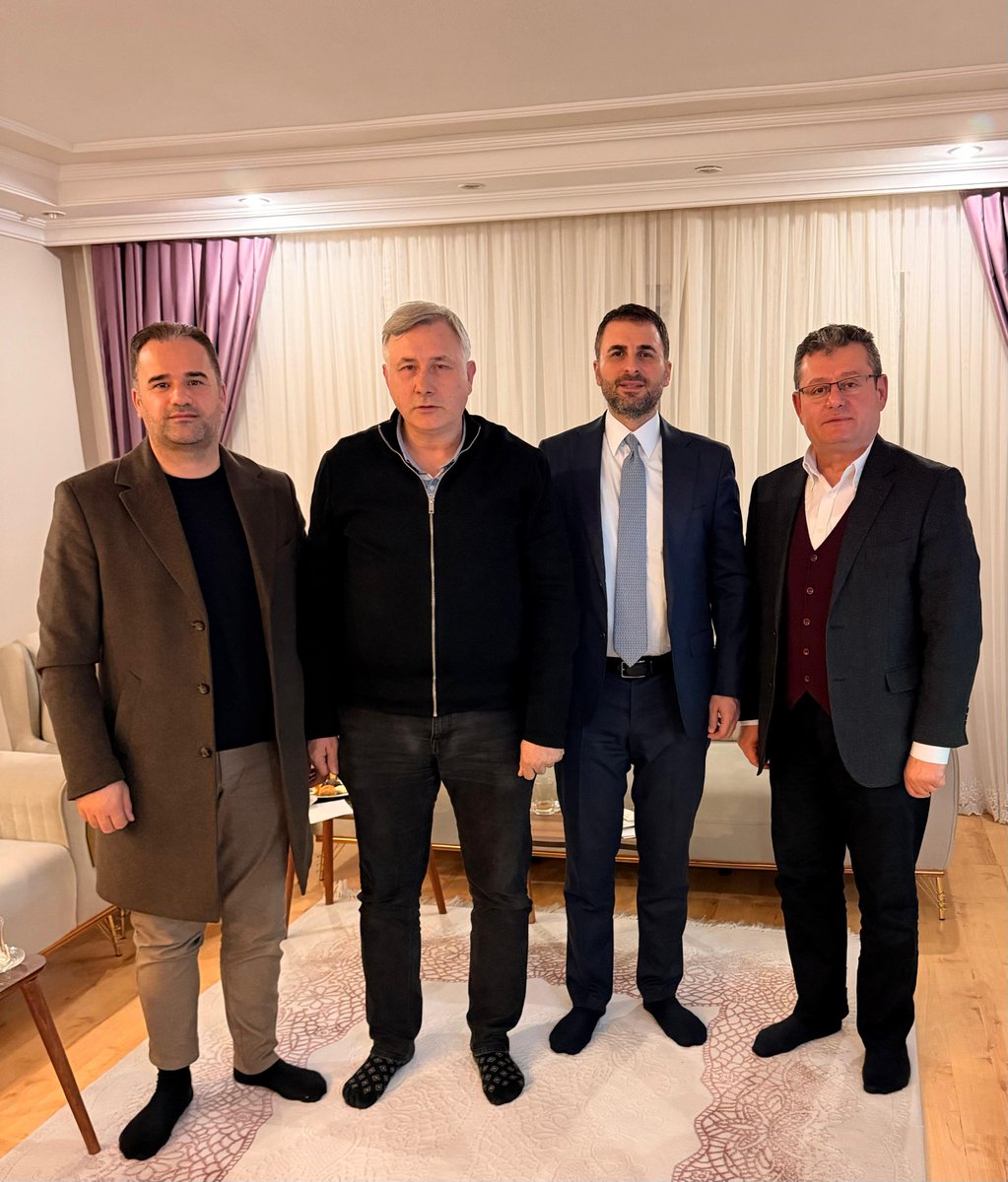 İlçe Başkanımız Mustafa Necati IŞIK, önceki dönem Marmara Mahalle Başkanımız Sn. Uğur Çağlayan’a vefat eden kıymetli babası için Yönetim Kurulu Üyelerimiz İsmail Bozkurt, Mehtap Çelik ve Marmara Mahalle Başkanımız Coşkun Koç ile birlikte taziye ziyaretinde bulundular.