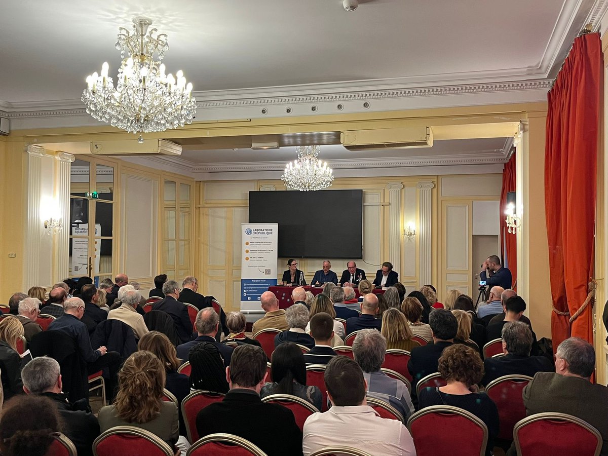 Le Laboratoire de la République tweet media