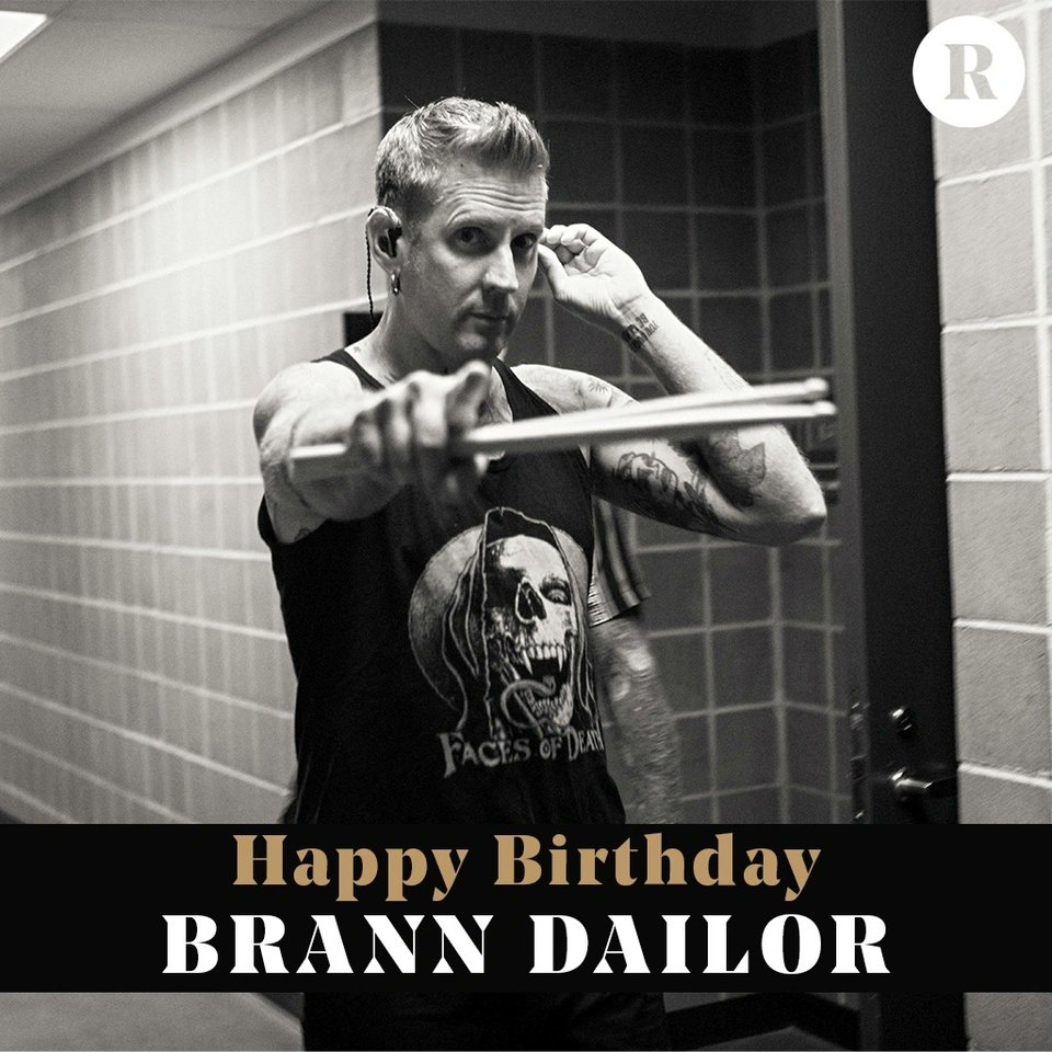 revolvermag tweet media