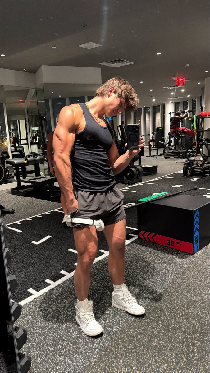 Jake_Shredded's tweet image. Leg day🙂‍↕️
#legs #physique #bodybuilder