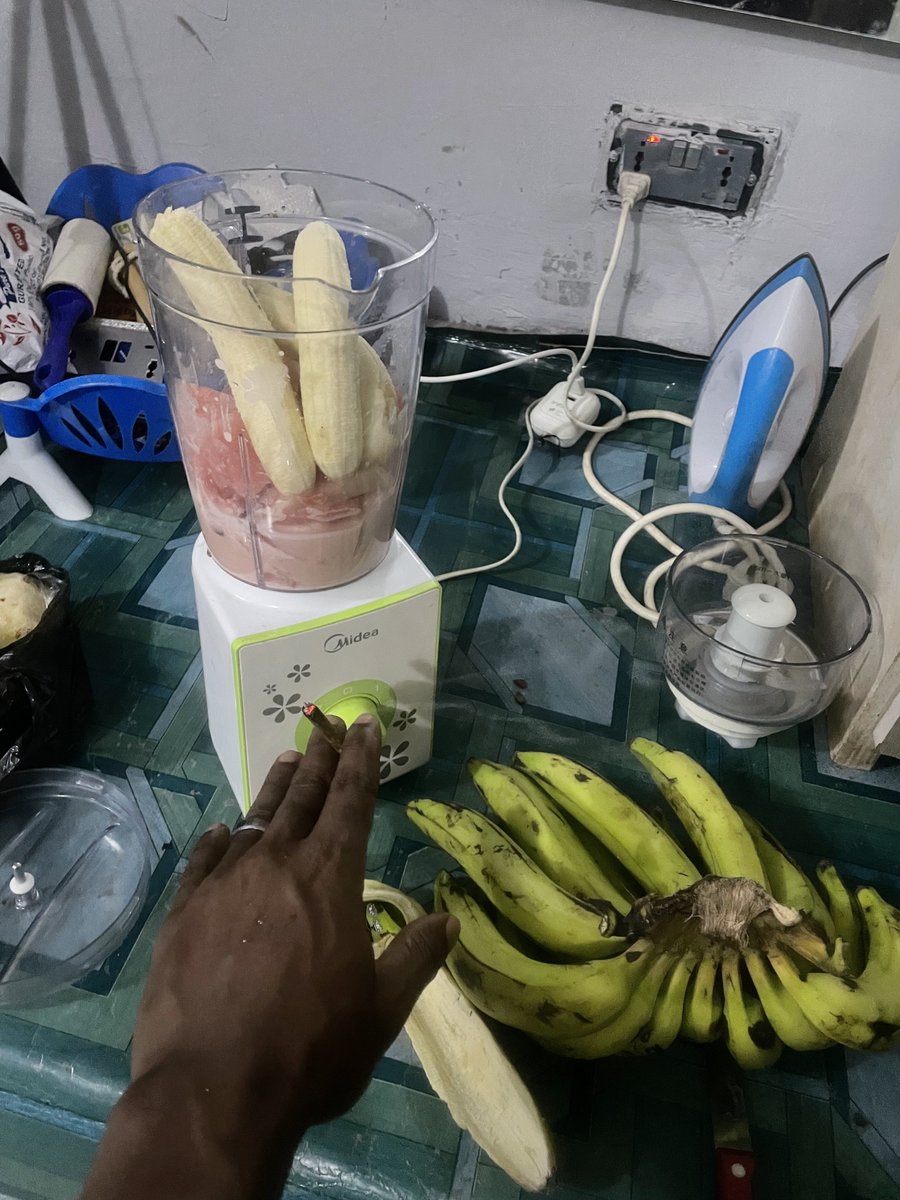 a meek thug tweet media