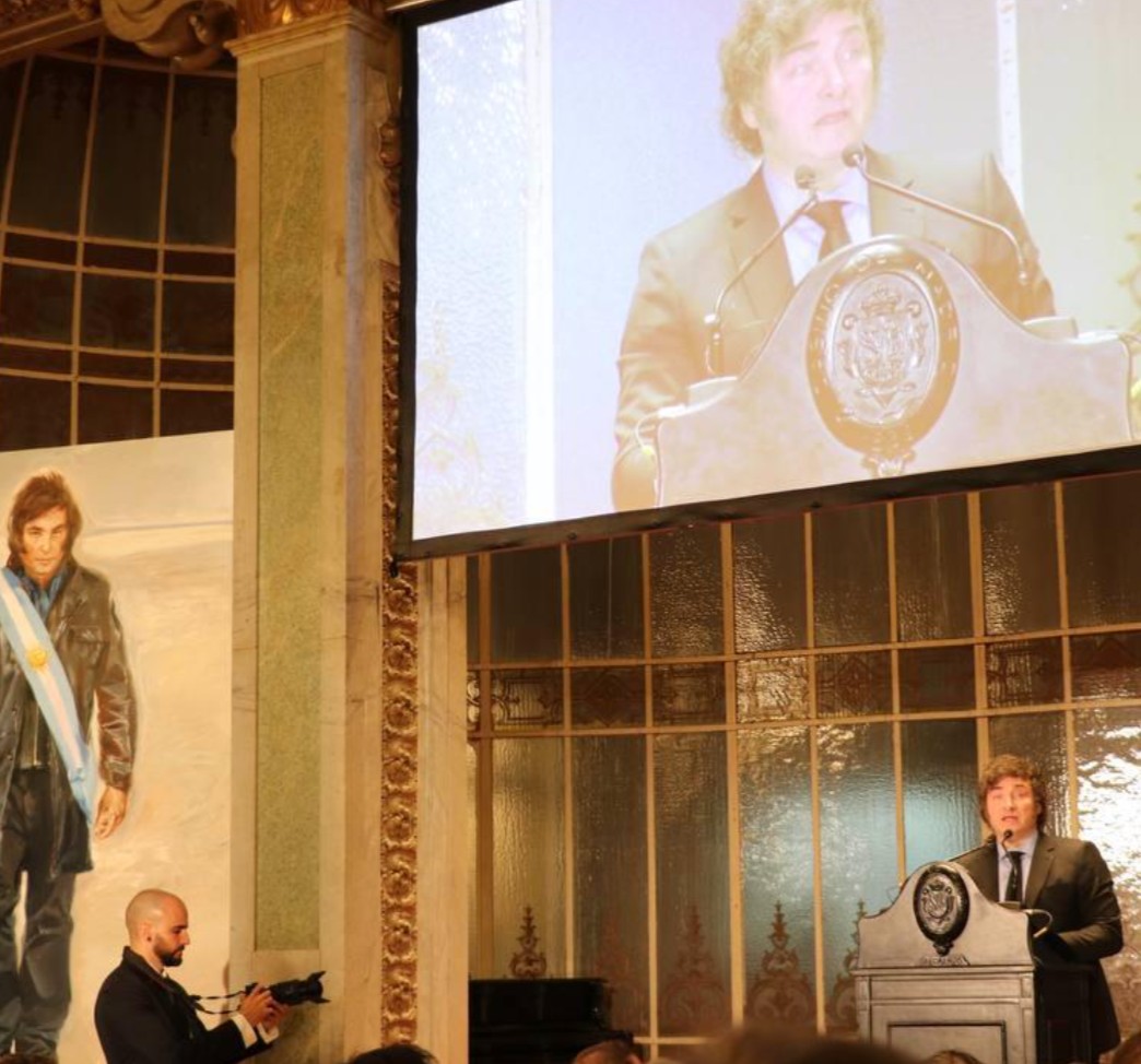 Alvaro de Lamadrid tweet media