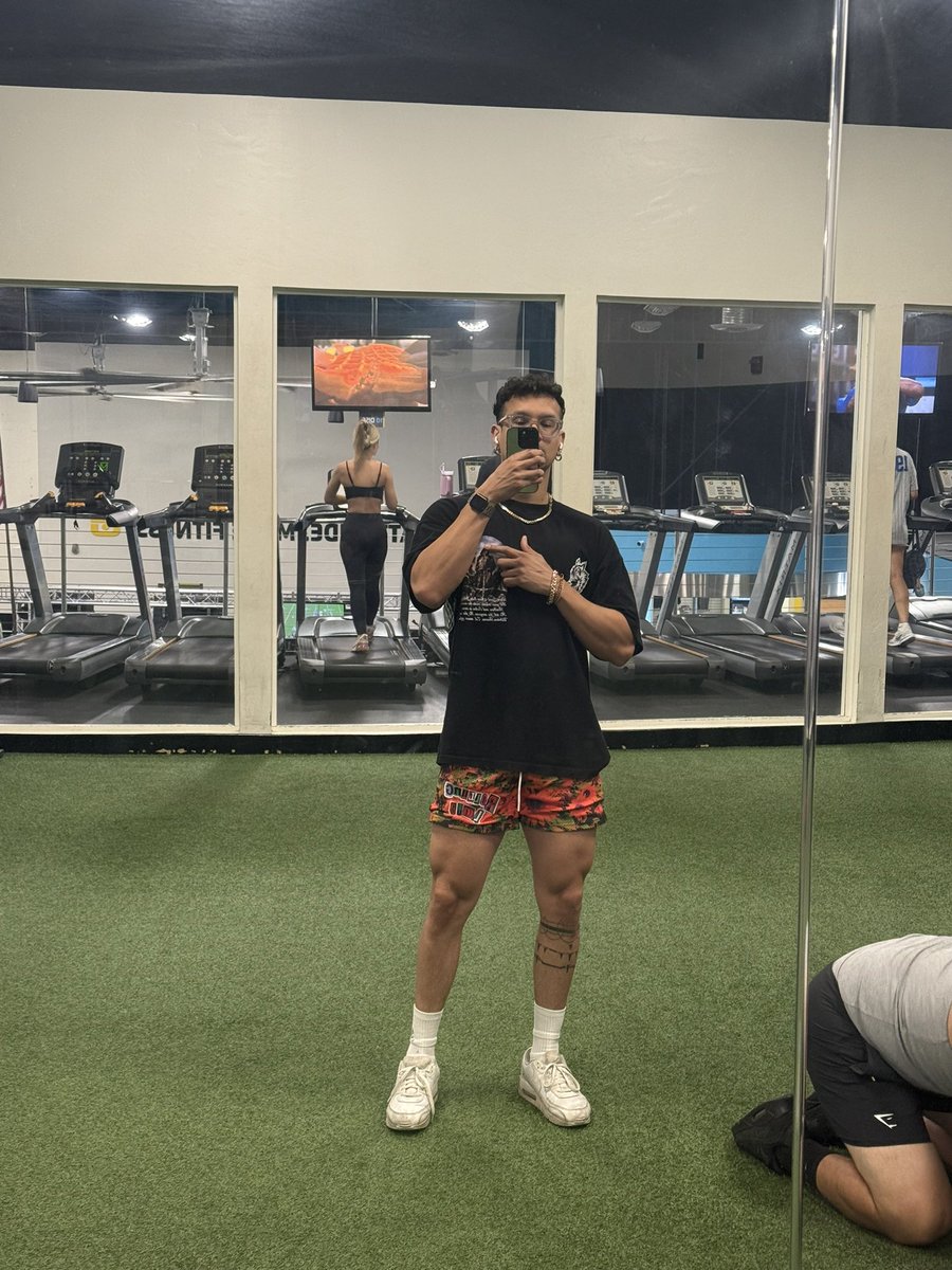 Sleepyboy tweet media