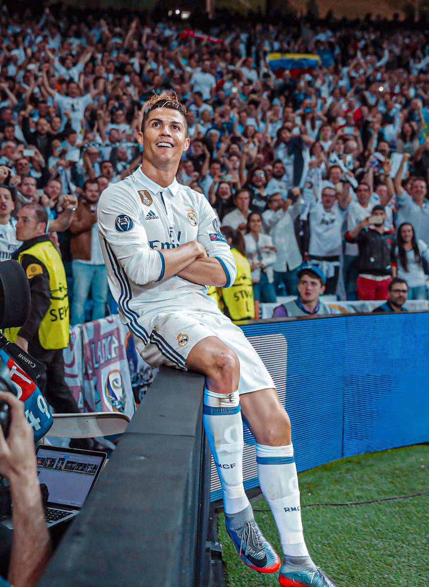 cold pics of Manchester United tweet media