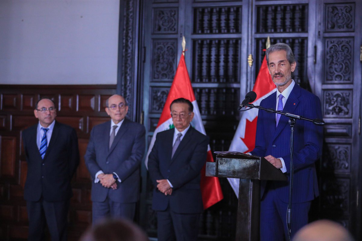 Canada au Pérou tweet media