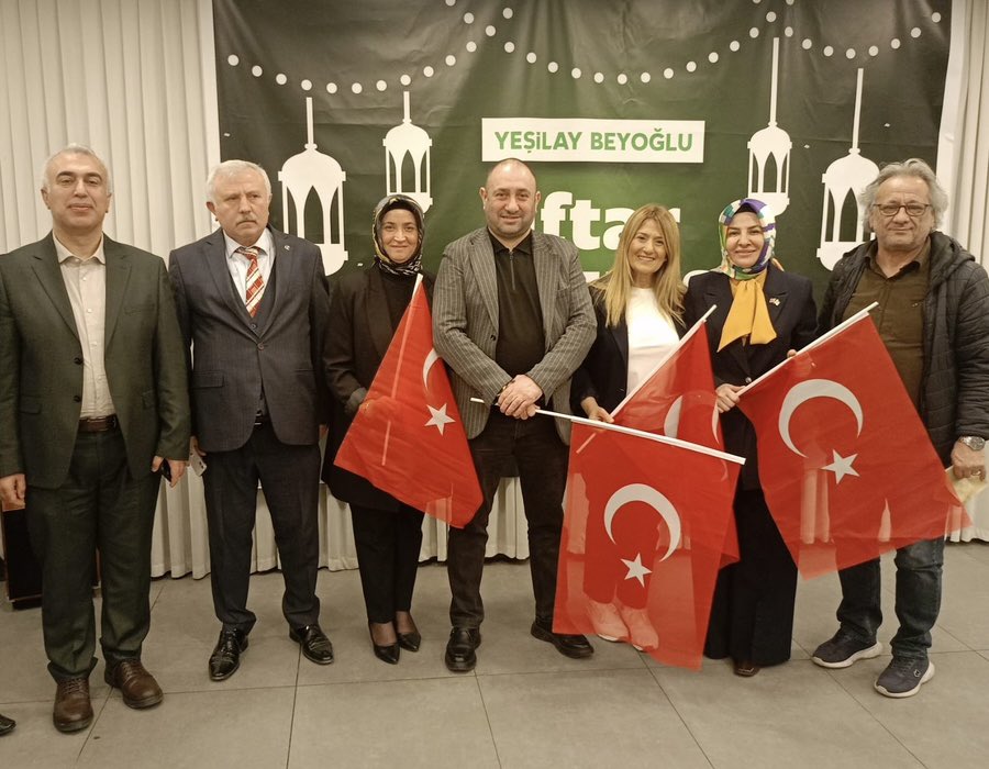 ￼ Beyoğlu Yeşilay şubesinin ev sahibliğinde düzenlenen  iftar programına katılım sağladık. Ayşe Yolcu Başkana ￼￼ misafirperverliğinden dolayı teşekkür ederiz ￼￼. Yeşilay Beyoğlu Yeşilay 
Ayşe Yolcu Beyoğlu Kulüpler Birliği 
Bayram Gölcük Biz Beyoğluyuz