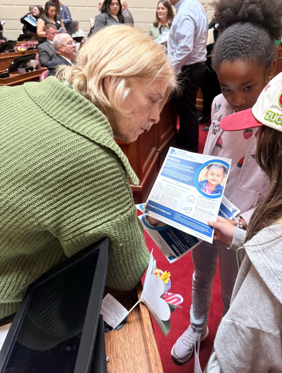 RI KIDS COUNT tweet media