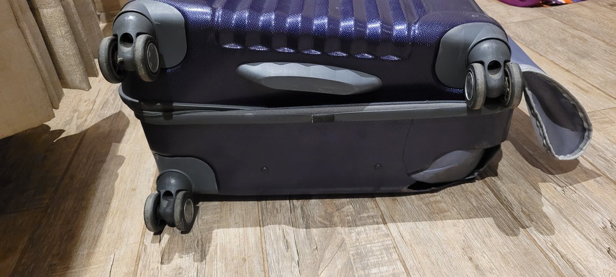 Mamathanath's tweet photo. @VirginAtlantic frustrated with ur irresponsible behaviour! My baggage came 1.5days late, fully damaged, broken, all my personal &amp; official materials compromised! With fault on ur side, I'm spending hours together filling forms, uploading pictures, that ends with error submitting https://t.co/JqtQdrIMjA
