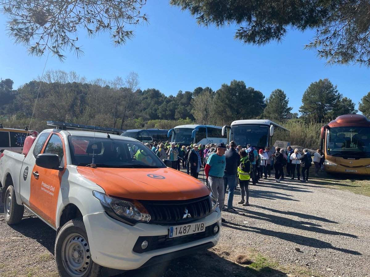 avpcsvc's tweet photo. Avui, dispositiu amb les “Passejades amb la gente gran”. Centenares de participantes i un parell d’assistencies menors. @avpcsvc https://t.co/8hJkCuNI5u