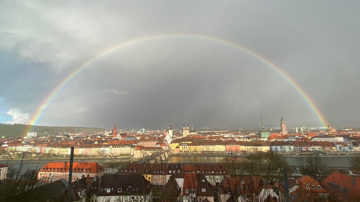Wohooo Pfreunde😍, ich glaube, gestern war bei uns in der City 🌈Regenbogen-Rudeltreffen!?!?🌈 #twitterrudel
