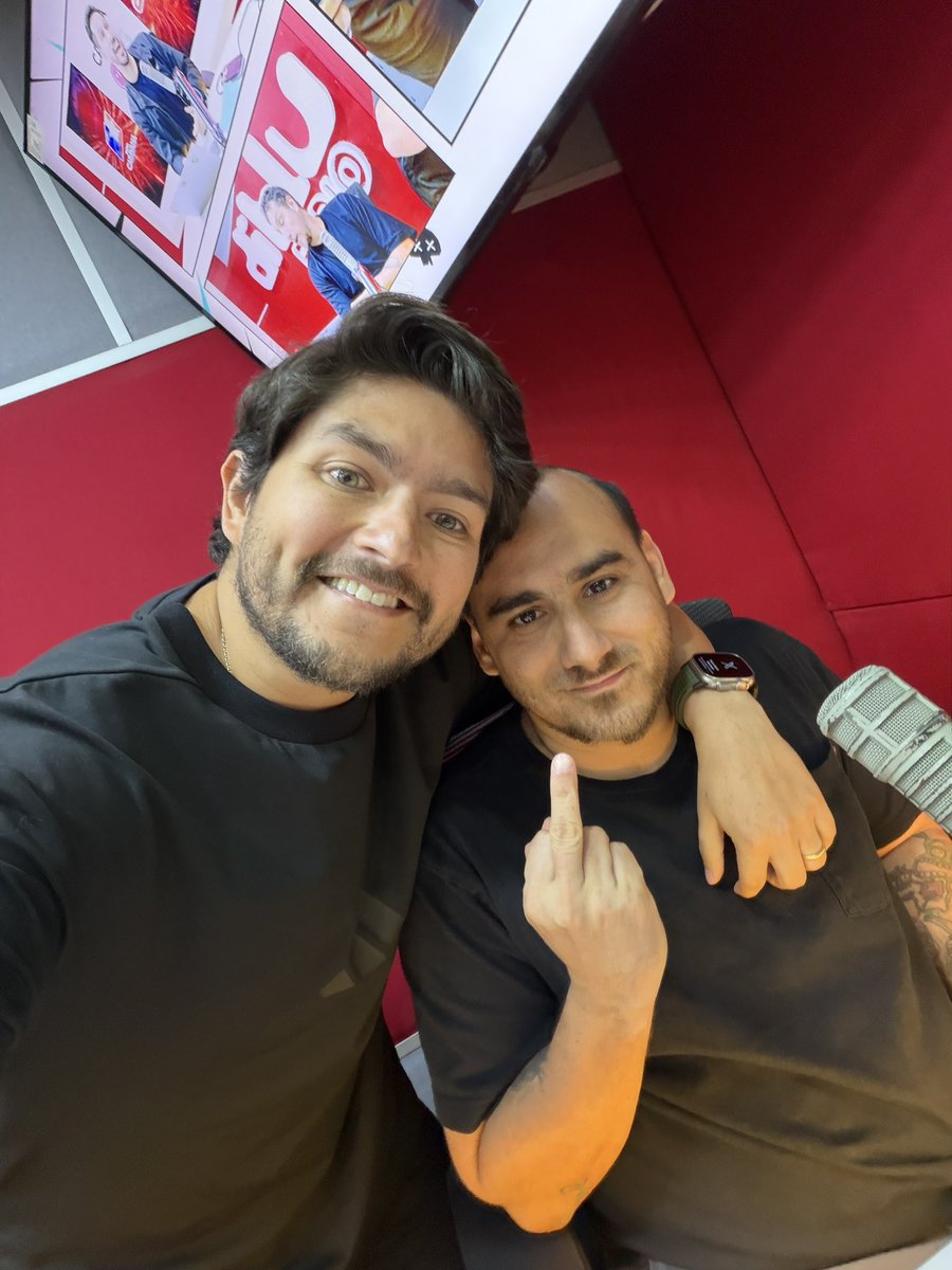 jamolestina's tweet photo. Una placer ganarte, como siempre.

Te felicito por ser un hombre de palabra @SteffanoDu 

Espero que hayas aprendido tu lección, contra el Real Madrid no se apuesta. 

Evidentemente gracias a mi casa @RadioDibluFM @Caravana750 por dejarme hacer esto en vivo y en directo 🤣🤣🤣🤣

#GraciasVini #GraciasPep