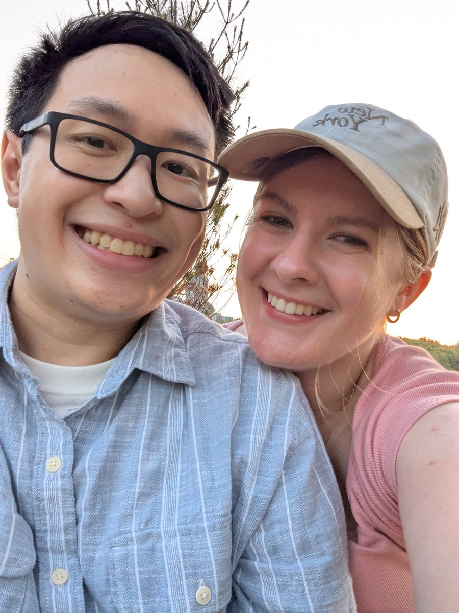 Emily 🌻 tweet media