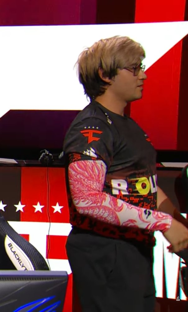 Bee hive in the yard tweet media