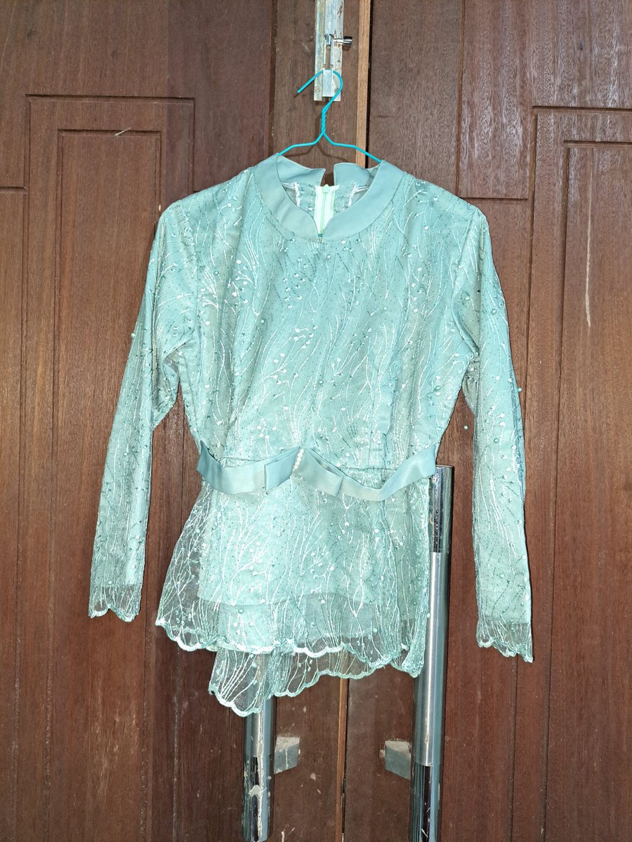 youtttyyu's tweet photo. WTS, bisa di nego ya
- gamis tile &amp; hijab 320K
- setelan kebaya (rok &amp; hijab) 250K &amp; 200K
- baju koko lengan panjang 100K
Bisa oren🍊
ADA EFEK PENCAHAYAAN https://t.co/oiUgbJ9gtJ