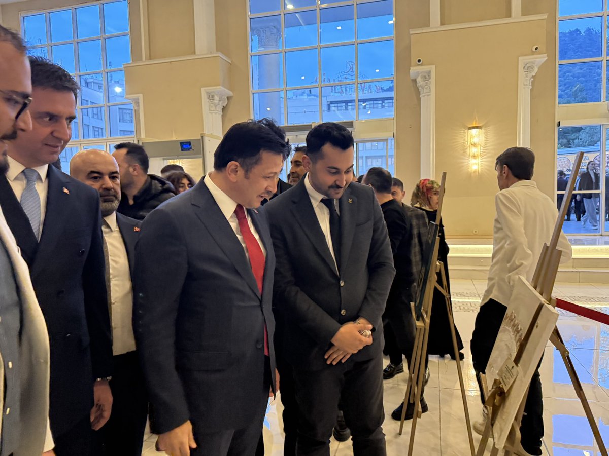 İzmir İl Başkanlığımızın gerçekleştirdiği Vefa İftarı ve bayramlaşma programında teşkilatımızın kıymetli mensuplarıyla bir araya gelmenin mutluluğunu yaşadık.

Milletimizin birliği, ülkemizin geleceği ve güçlü Türkiye hedeflerimiz doğrultusunda kararlılıkla yürümeye devam