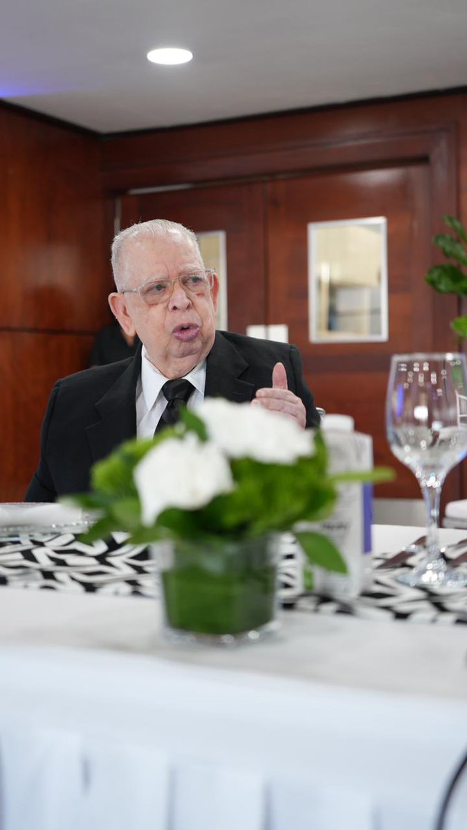 Henry Molina tweet media