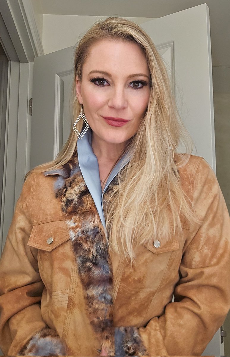 Aurora Snow tweet media