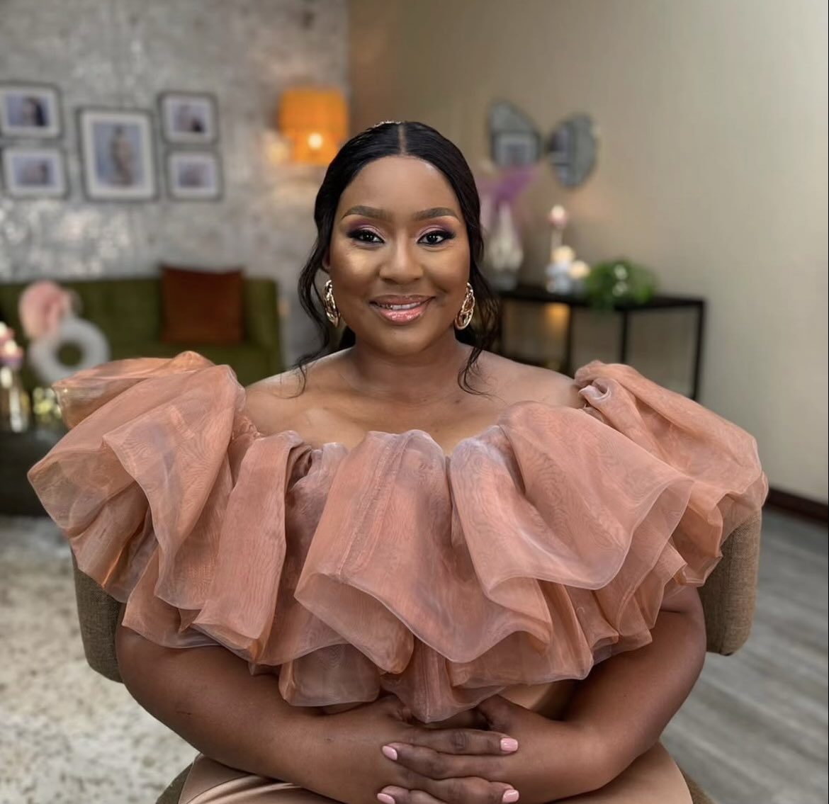 "uMthombeni ufuna sikhulise isbongo sika mawakhe" ooh Mbals l love you  #UthandoNesthembu