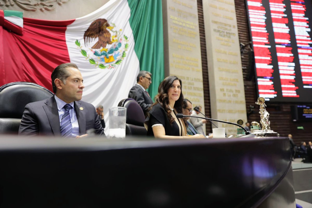 RaulBCCue's tweet photo. #Ahora nos encontramos en el Pleno de la Cámara de @Mx_Diputados, en el que estamos llevando a cabo la sesión solemne correspondiente a la conmemoración de la #ExpropiaciónPetrolera. https://t.co/qSUDmfGWnD