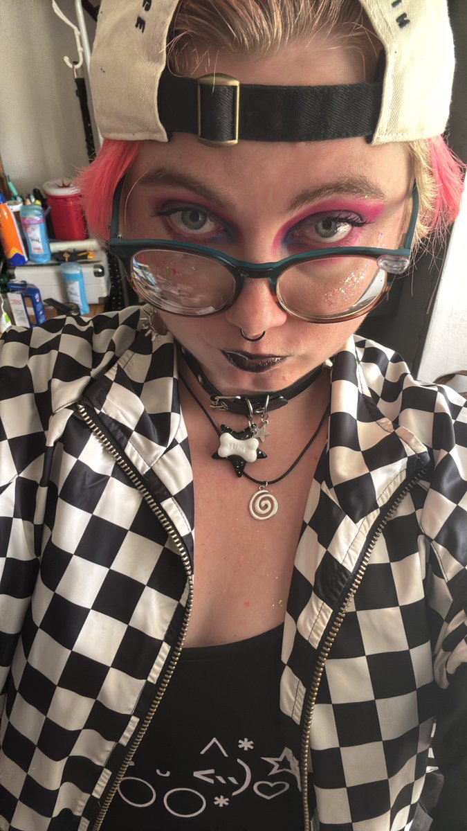 electricboyf's tweet photo. can i come over &amp; stare at u like dis ? https://t.co/lMNXRNUbU2