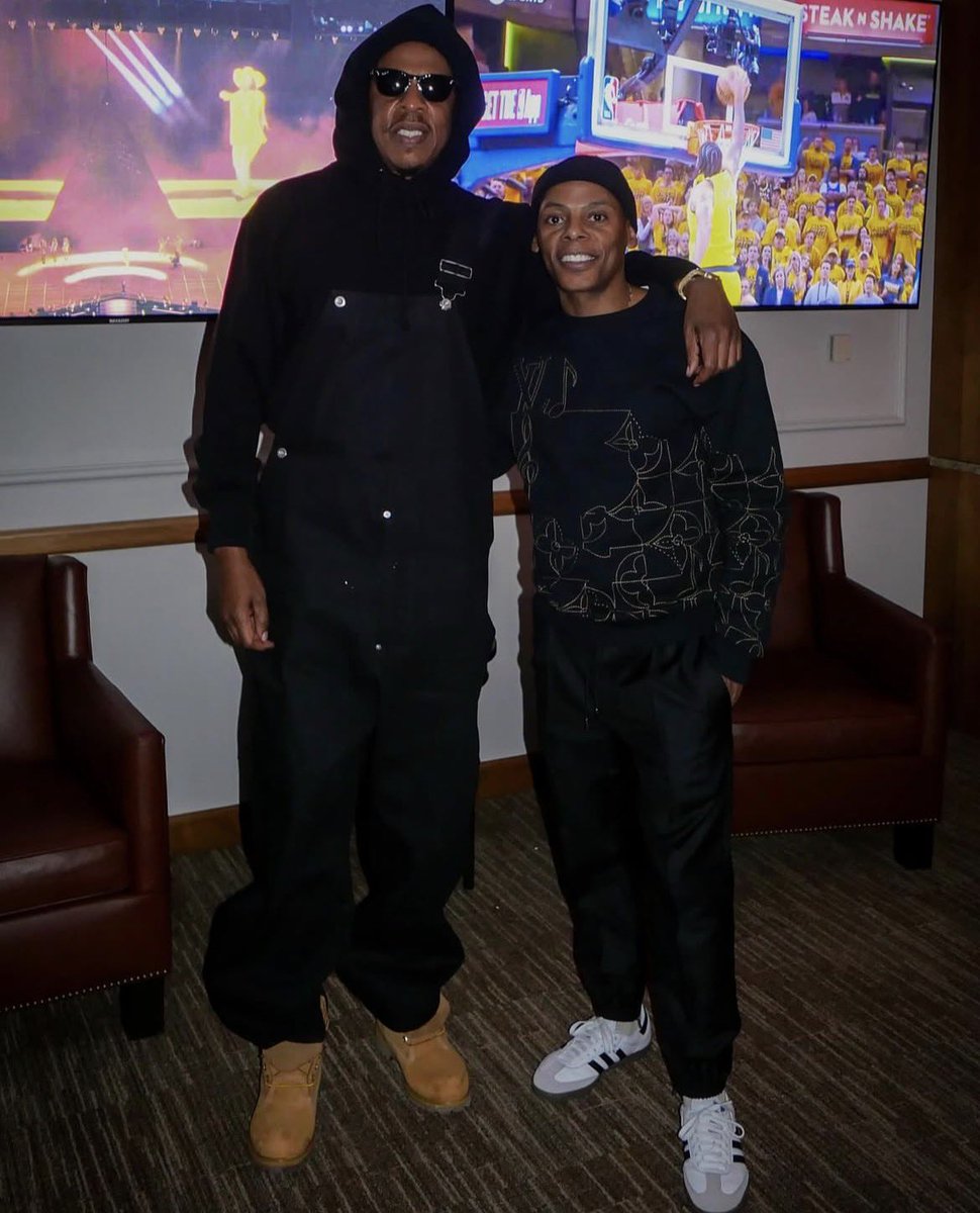 💎🍾 tweet media