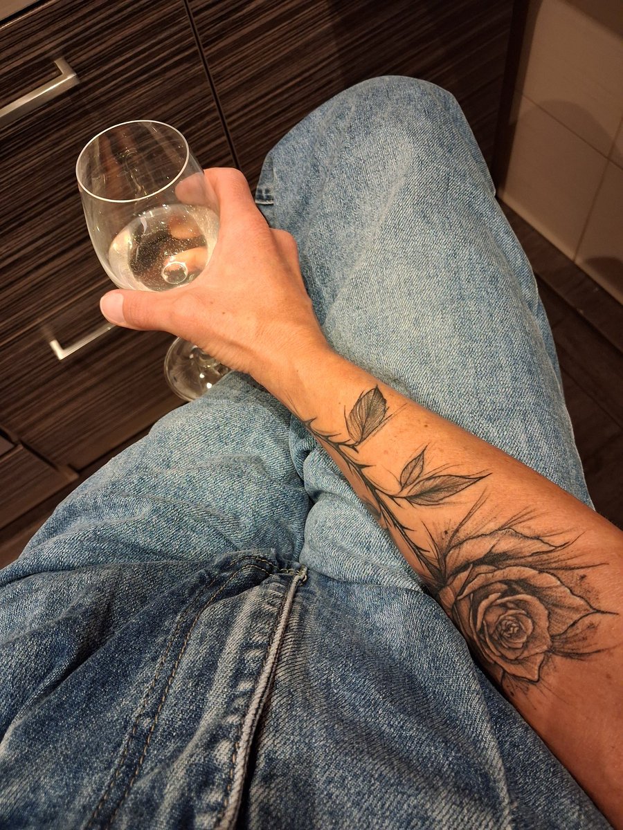 Justynkape's tweet image. Reset każdemu jest potrzebny 🥂 #chill