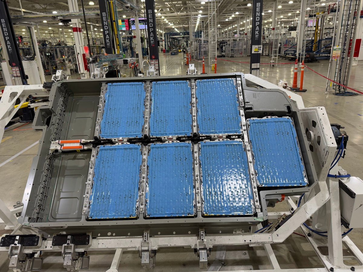 Chris Hilbert tweet media