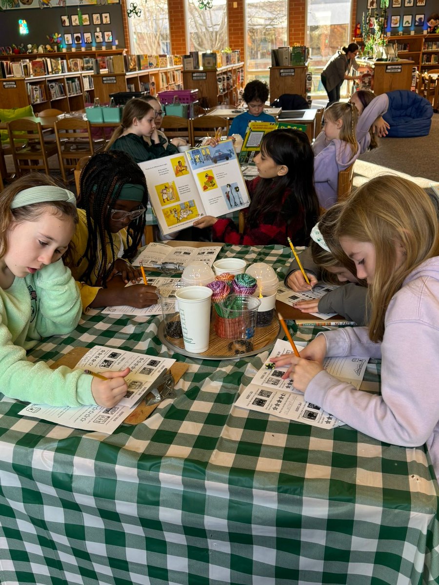 MrsLibraryLady tweet media