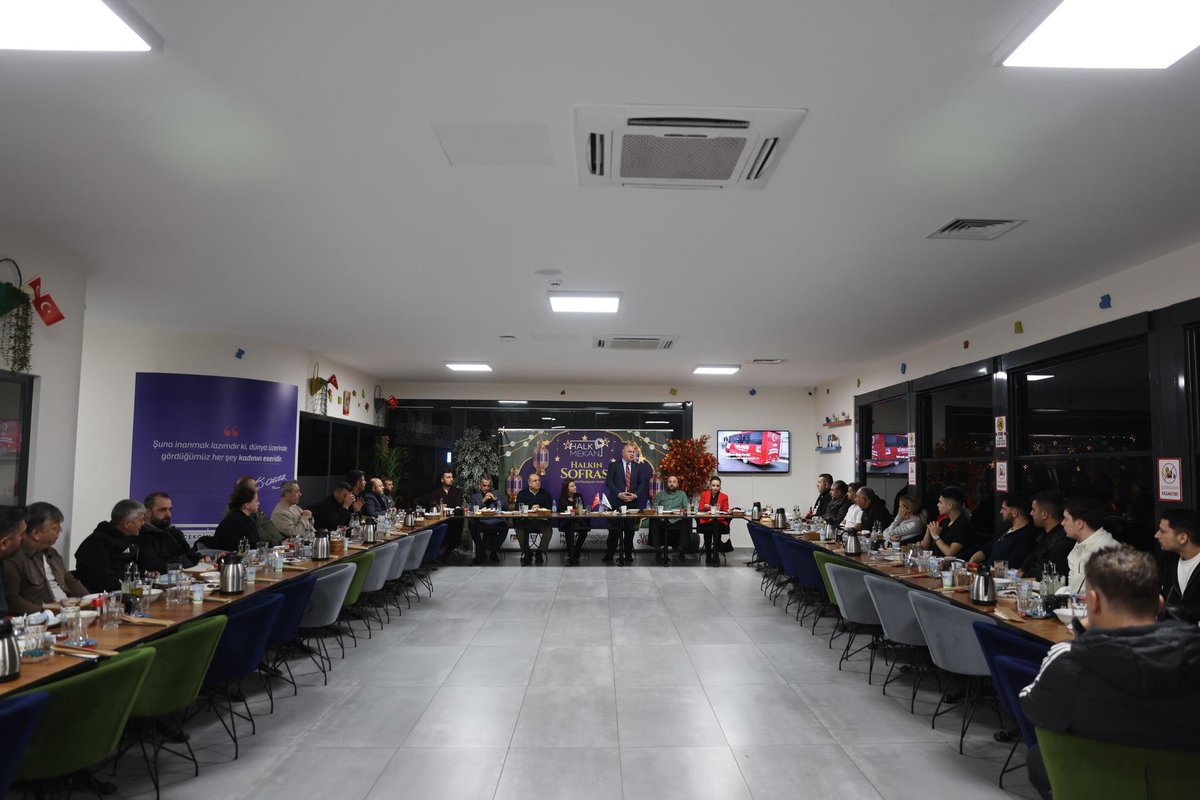 Ckbirligi's tweet photo. Çekmeköy Belediyemizin düzenlediği, amatör spor kulüpleri temsilcilerimizin katıldığı iftar programında bir araya geldik. 

Belediye Başkan Yrd Vefa Vedat Budak, İBB Spor Koordinatörü Osman Kalyoncu, kulüp başkanlarımız ve spor camiamızın kıymetli temsilcileriyle sofrada buluştuk https://t.co/ubpyFyp7zu