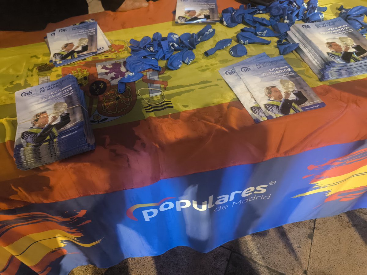 dtosalamancapp's tweet photo. ¡Las fascistas sois vosotras!

Hemos recibido una agresión de Hodio que algunos quieren evitar pero que lo promueven.

Si pensáis que nos vais a acobardar lo lleváis claro. 

Vamos a estar en la calle defendiendo la Democracia frente a la intolerancia de la izquierda más radical. https://t.co/ylqRwQ4PjG