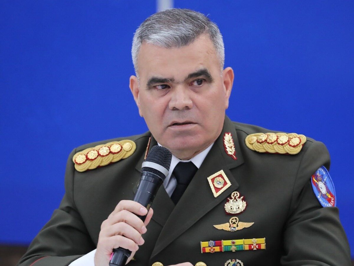 JoelAdamesTV's tweet image. 🔴AHORA MISMO| Delcy Rodríguez destituye a Vladimir Padrino López del Ministerio de Defensa del régimen de Venezuela: este es su reemplazo designó como nuevo jefe a Gustavo González López.