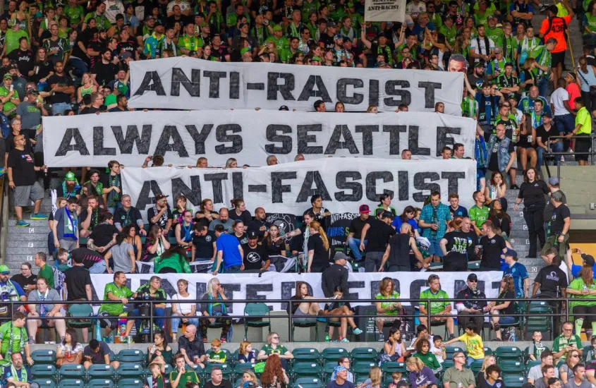 Antifa_Ultras tweet media