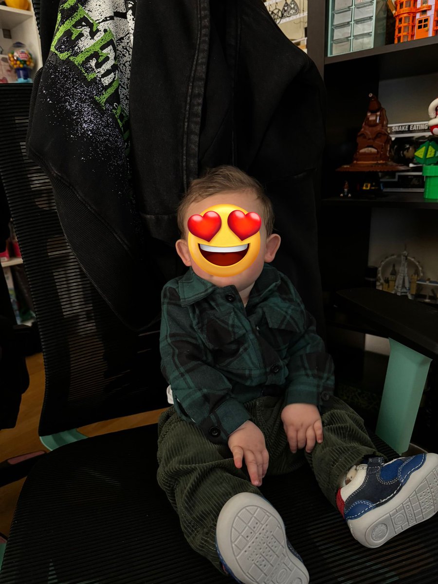 🎄𝕸𝖎𝖘𝖘 𝕮𝖔𝖇𝖇𝖑𝖊𝖕𝖔𝖑𝖙🎄 tweet media