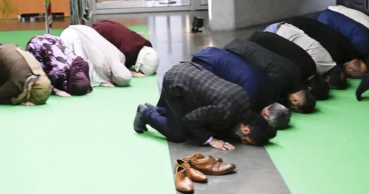 Australischer Austauschstudent tweet media