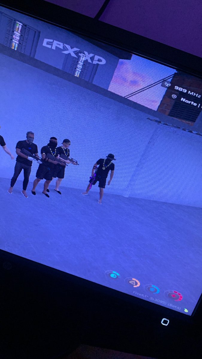 yongtryy tweet media