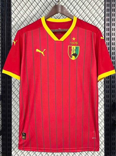 AlphaBalde91's tweet photo. 💣 LA GUINÉE CHAMPION D’AFRIQUE 1976 💣

La CAF vient de rendre public la décision, et le maillot est prêt. Les joueurs le porteront pour les amicaux de fin Mars au Maroc. https://t.co/YbVaUhme25
