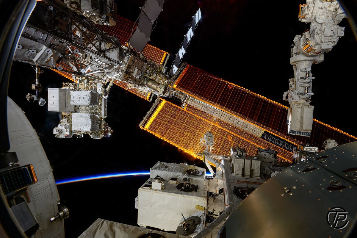 Thomas Pesquet tweet media