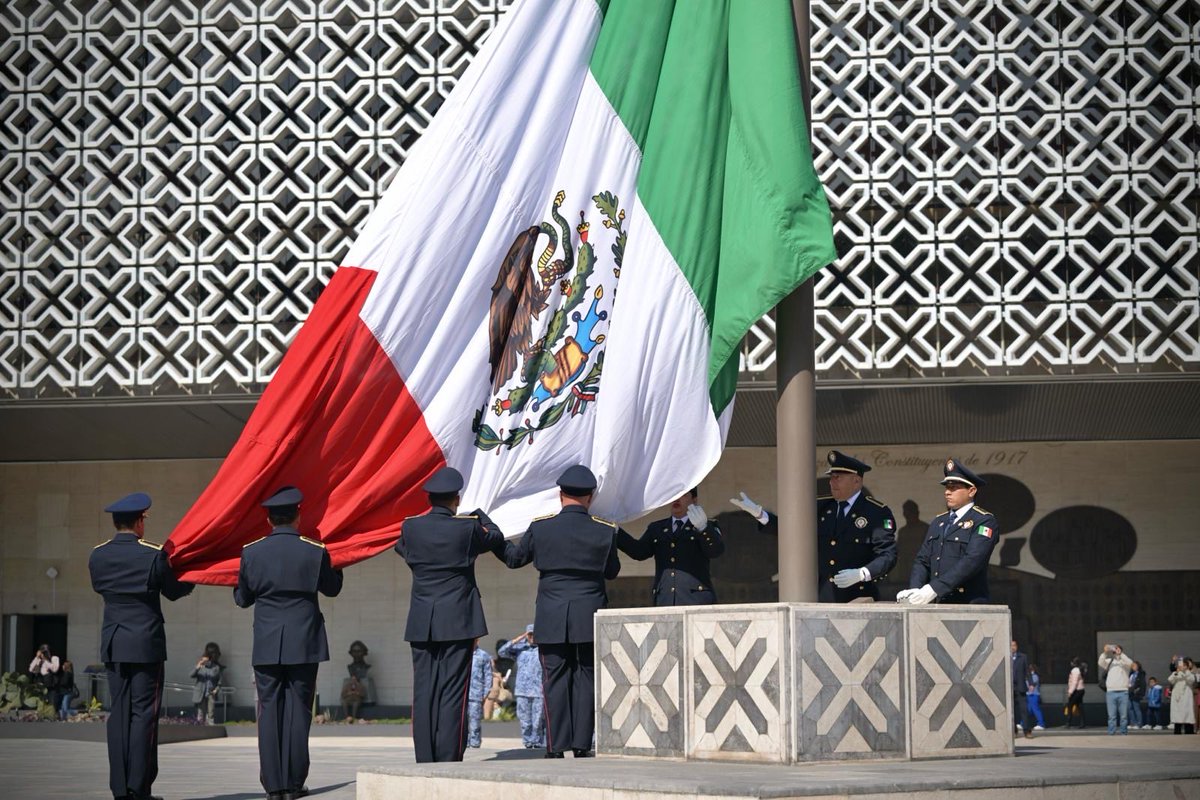 Sergio Mayer B. tweet media