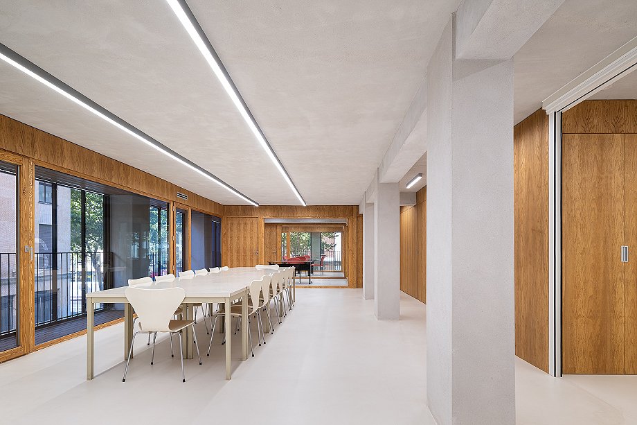 Interior_es's tweet image. The Oficina de Acciones Arquitectónicas Temporales (OAAT) was responsible for the #renovation of the Salamanca office of the Colegio Oficial de #Arquitectos de #León (COAL).
-&amp;gt; Photography: Gabriel Gallegos
-&amp;gt; interioresminimalistas.com/2026/03/19/la-…
-&amp;gt; #RenovationProjects