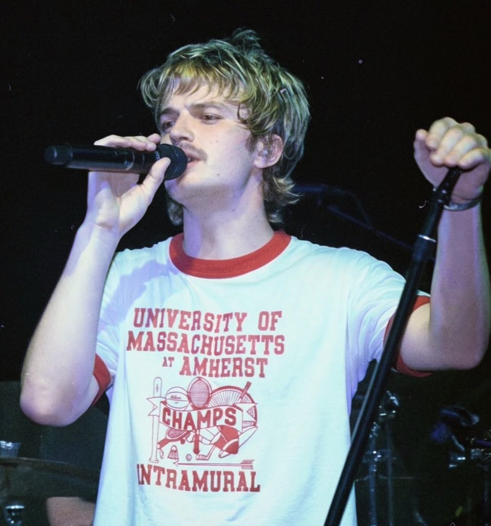 lilybug ⋆˚꩜｡ tweet media