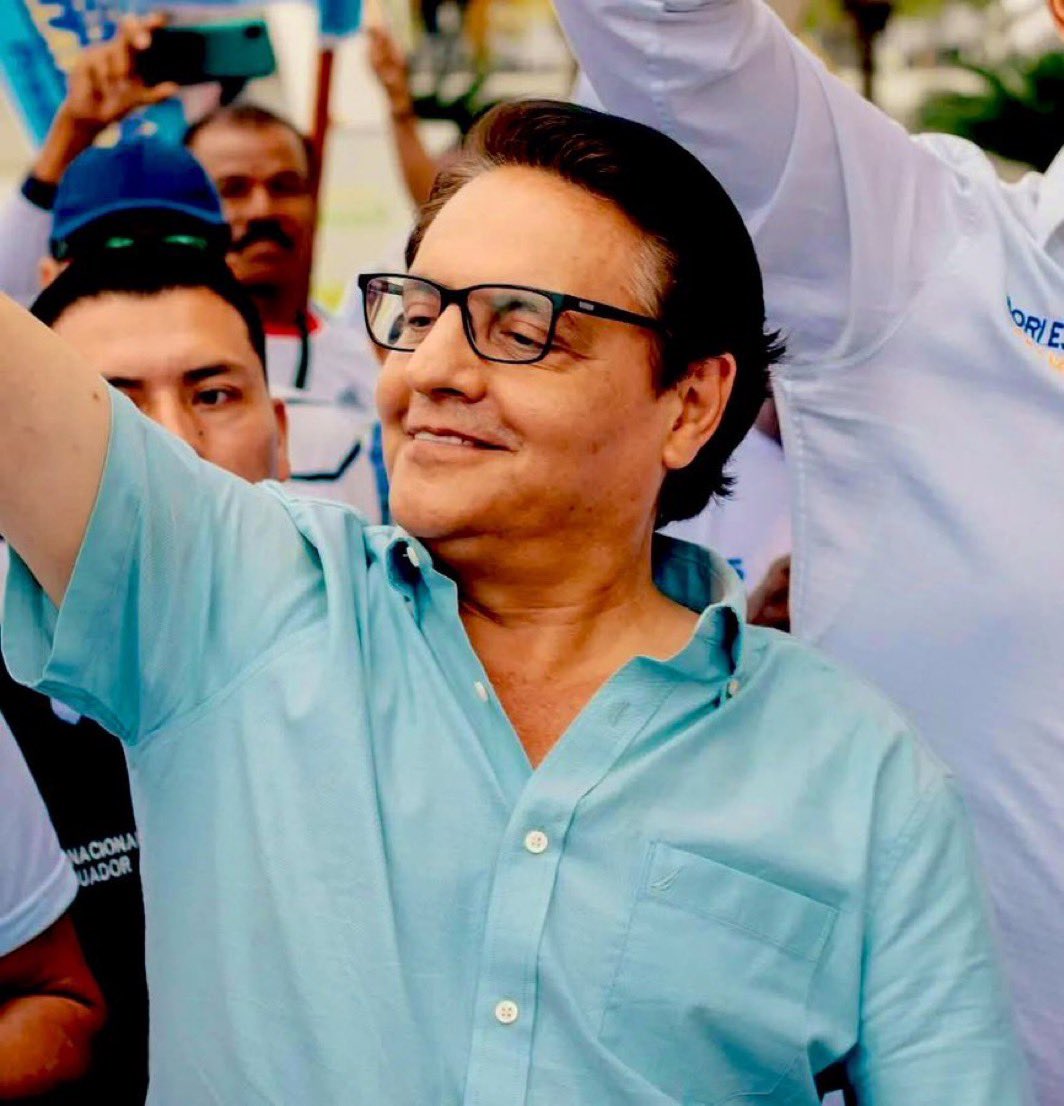 Aclaremos dos cositas. 
1️⃣El lobo menor no es “El” autor intelectual del magnicidio de Fernando Villavicencio. Hay otros implicados. 
2️⃣ “Súper raro” Petro queriendo tomar el crédito cuando el Lobo Menor tenía nacionalidad colombiana.

Igual… los veremos caer #FernandoVIVE