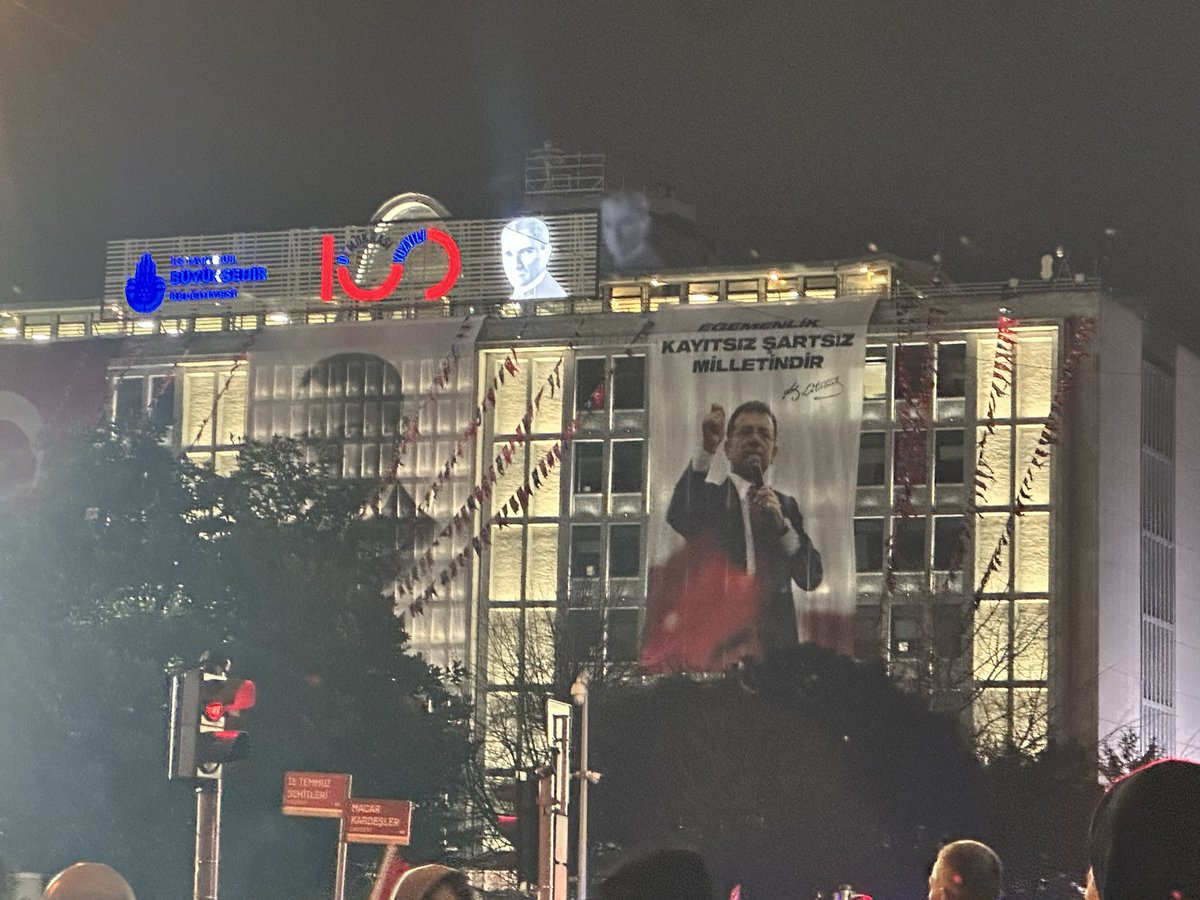yasakladıkları imamoğlu posteri mabedimizde