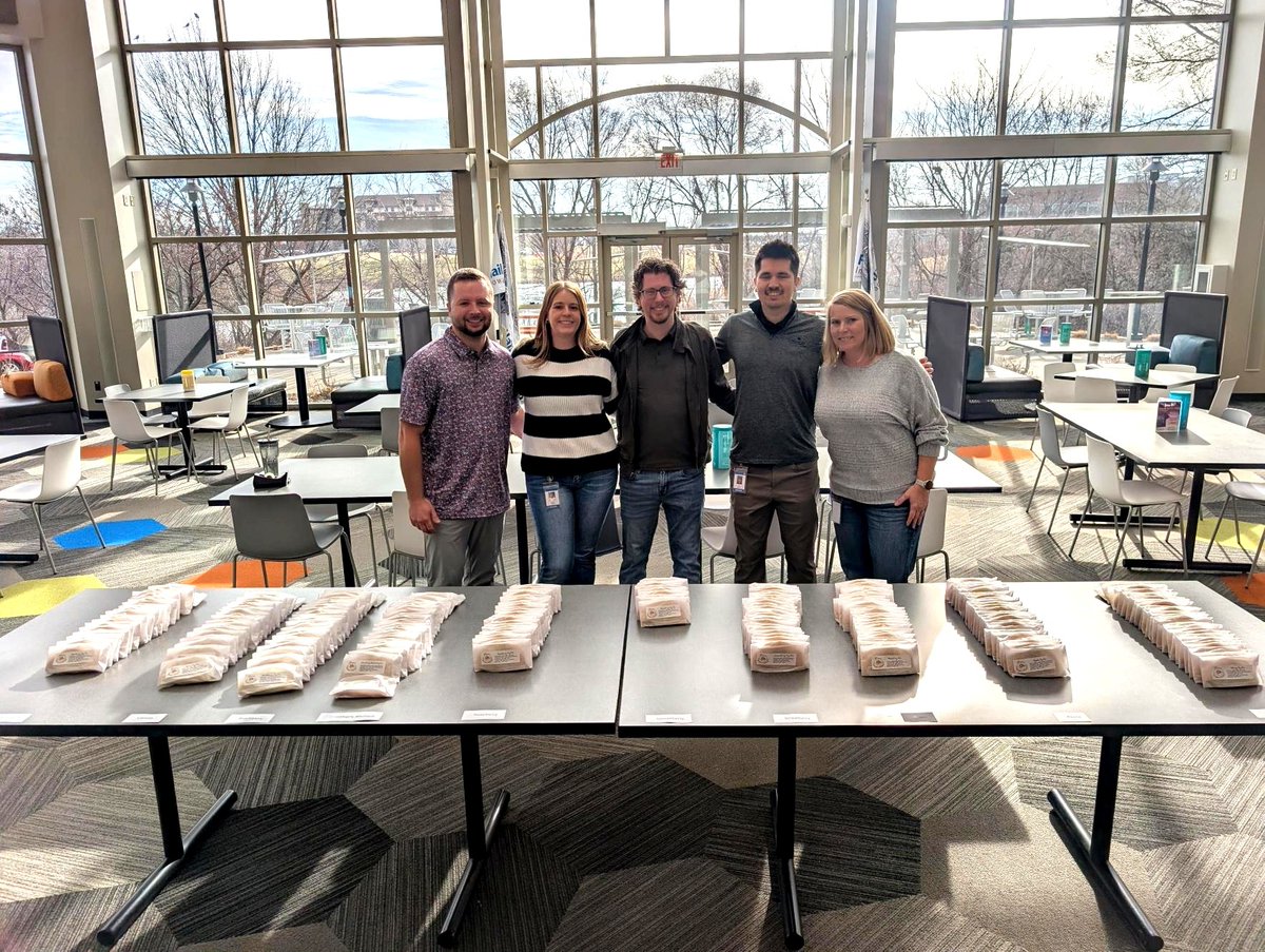 FMHins's tweet image. We’re always up for a slice to celebrate #NationalPiDay! 🥧Our Culture Committee treated employees at the Home Office to delicious hand pies from Lizzie’s Kitchen &amp;amp; Cafe in Leon, IA. Thanks for helping us make it a sweet day!