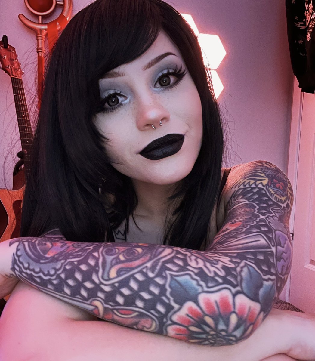 sus ಠ_ಠ tweet media