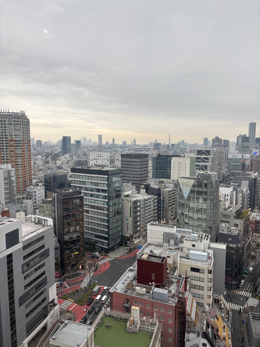 WorksID_0719's tweet photo. おはようございます！渋谷は、今日も曇り空☁️

今日はAIニュースから！
OpenAIから最新モデル「GPT-5.4」詳細公開！
資料作成など実務を自律的にこなす「エージェント機能」が強化されるそうです✨

AIで、より創造的な時間をデザインしていきたいですね✏

#企業公式が毎朝地元の天気を言い合う https://t.co/IxkevpESKF
