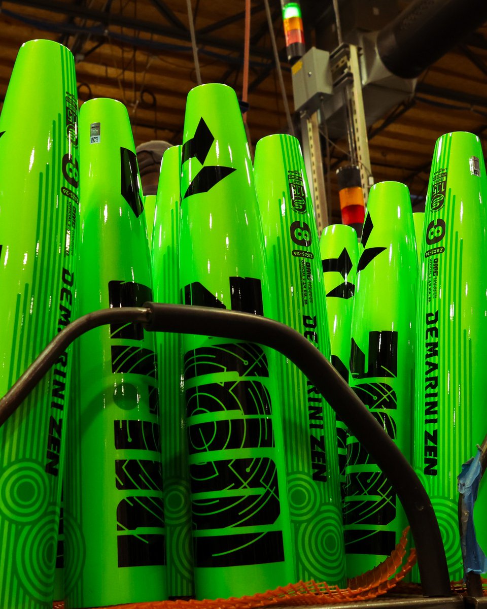 DeMarini's tweet photo. Zen is $100 off RIGHT NOW. 👀 Don't miss out, get yours at https://t.co/QFcTVoZclU ‼️ https://t.co/sA1SCsmnVi