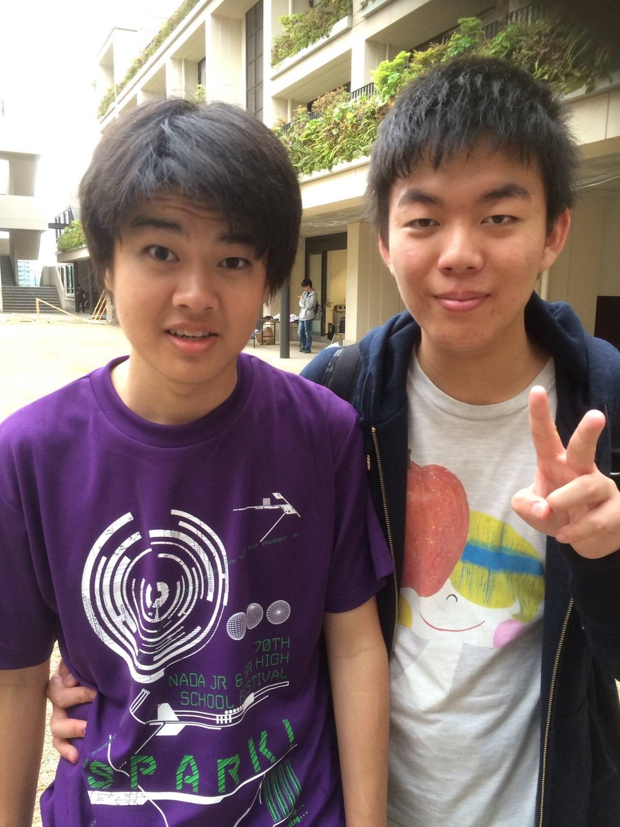 能力の相性が良すぎて、漫画105話でえぐいハメ技で主人公を危機に追い込むが、覚醒した主人公に大逆転される虫系の能力者兄弟