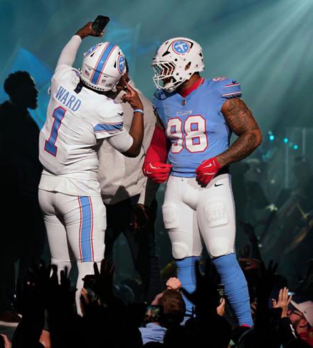 Bussin' With The Boys tweet media