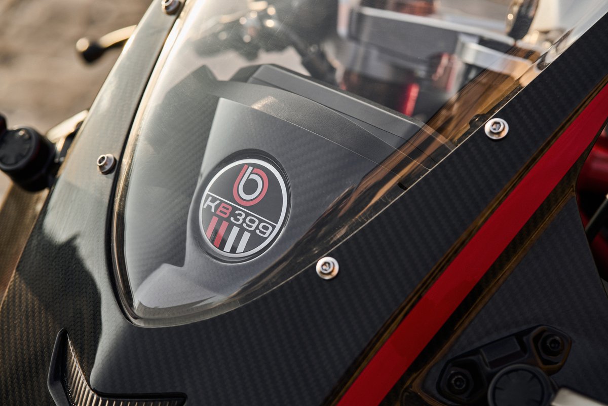 bimota_JP's tweet photo. 【bimota KB399 / KB399 ES 国内販売予定のご案内】

2026年3月19日AM1:00（日本時間）に海外で発表された本モデルにつきましては、2027年春頃の国内販売に向けて準備を進めております。

■詳細はこちら
https://t.co/VjA9ncc9cu

発売時期や主要諸元等の詳細情報は、決まり次第お知らせいたします。 https://t.co/UkUW8SmtLC
